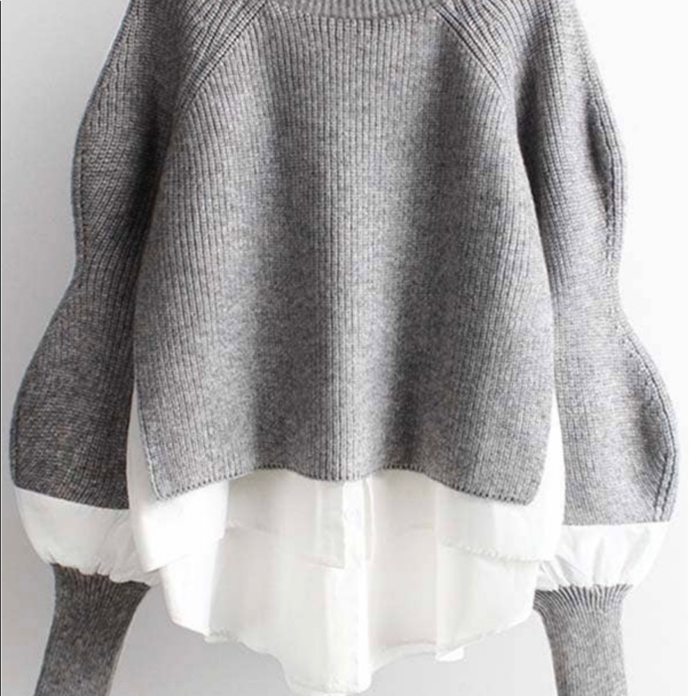 Grey and white splice top.